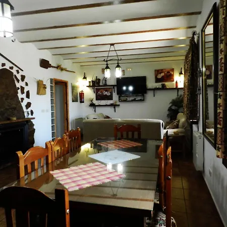 Casa Triana Cuevas del Campo